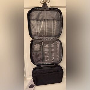 🧳 NWT 🧳 Ricardo Beverly Hill Travel Deluxe Organizer in Graphite